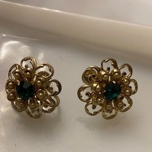 Coro floral green and pearl earrings screw back vintage